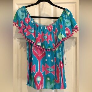 Crown and Ivy women’s shirt, NWT. Size M. Can be worn off shoulder.